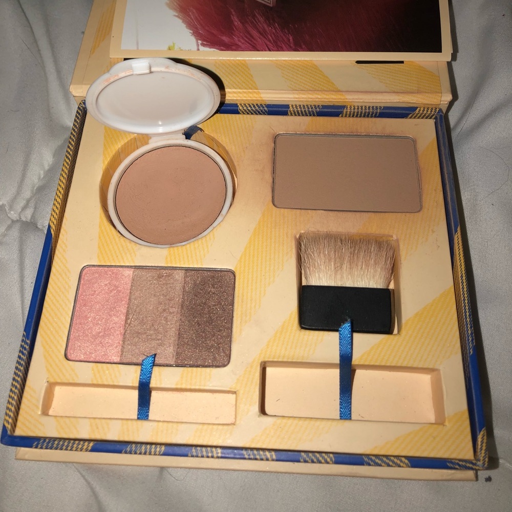 Benefit Cabana Kit